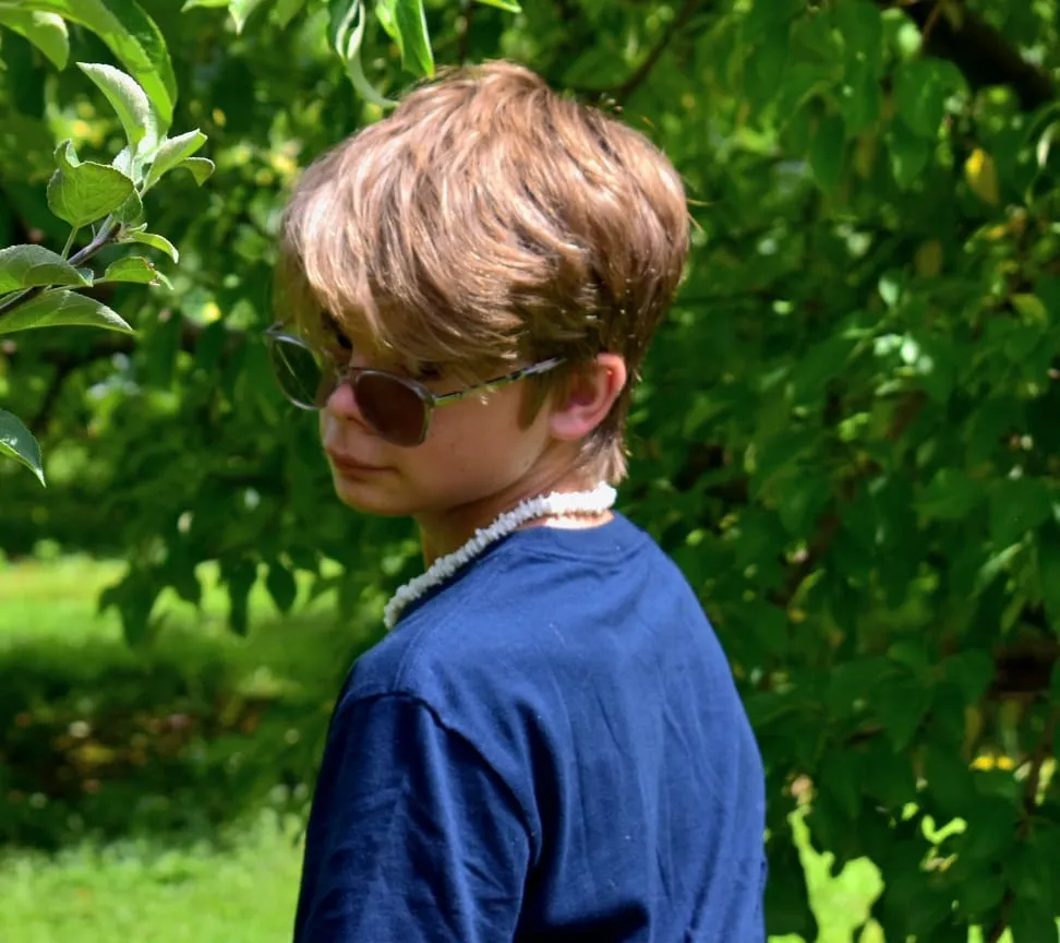 Extended family gathering portrait session